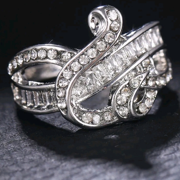 White Cubic Zircon Women Size 6 - Picture 2 of 8